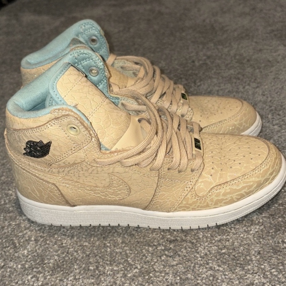 Nike Air Jordan 1 Retro High OG San Dune 6.5Y